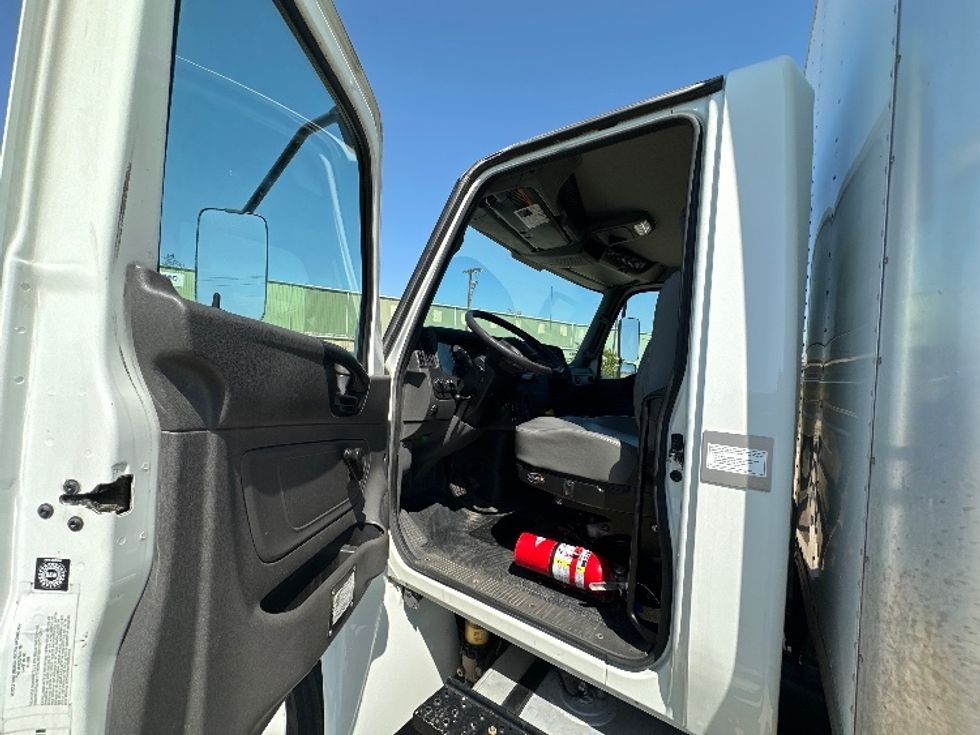 Medium Duty Box Truck-Light and Medium Duty Trucks-International-2020-MV607-Waxahachie-TX-157,996\n\t\tmiles-$ 57,750 - Image 16