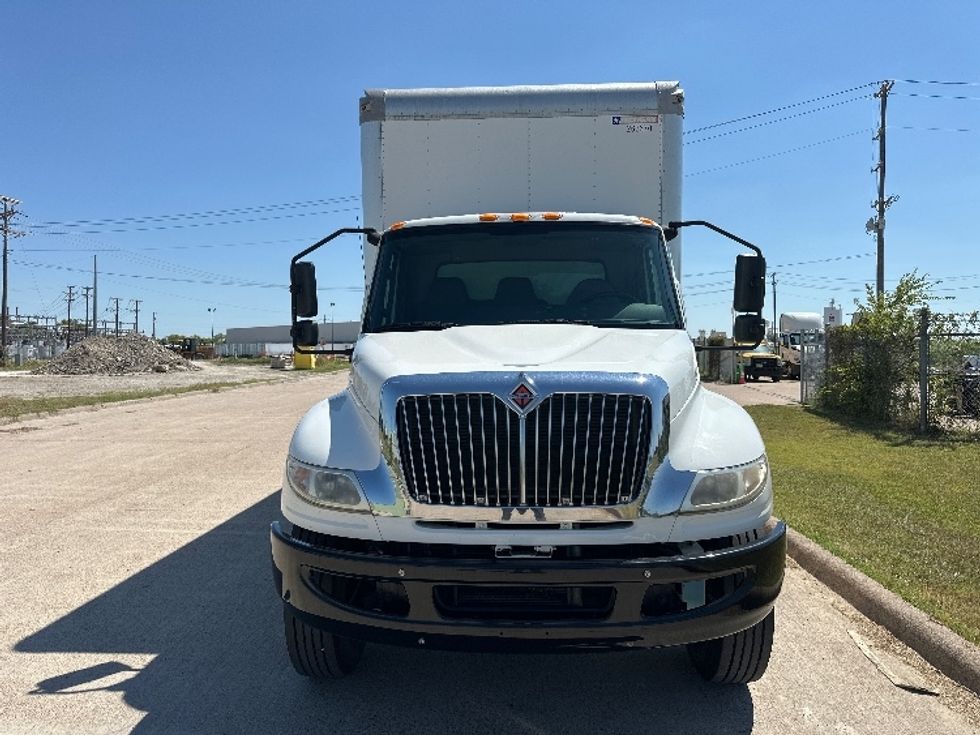 Medium Duty Box Truck-Light and Medium Duty Trucks-International-2020-MV607-Waxahachie-TX-157,996\n\t\tmiles-$ 57,750 - Image 2