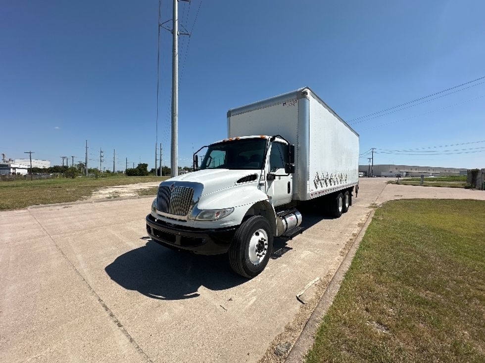 Medium Duty Box Truck-Light and Medium Duty Trucks-International-2020-MV607-Waxahachie-TX-157,996\n\t\tmiles-$ 57,750 - Image 3
