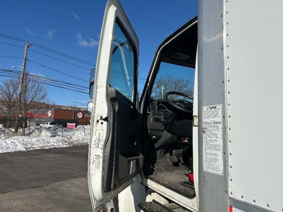 Medium Duty Box Truck-Light and Medium Duty Trucks-International-2020-MV607-West Babylon-NY-135,967\n\t\tmiles-$ 52,250 - Image 16