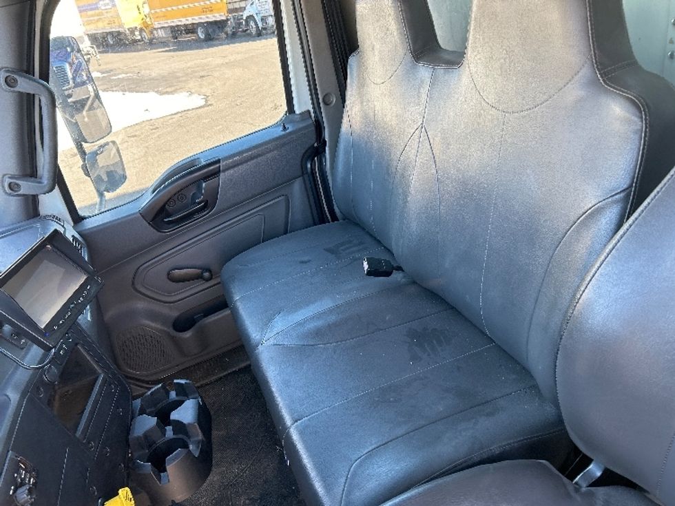 Medium Duty Box Truck-Light and Medium Duty Trucks-International-2020-MV607-West Babylon-NY-135,967\n\t\tmiles-$ 52,250 - Image 19