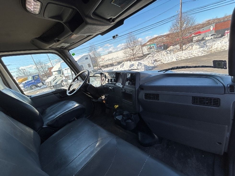 Medium Duty Box Truck-Light and Medium Duty Trucks-International-2020-MV607-West Babylon-NY-135,967\n\t\tmiles-$ 52,250 - Image 22