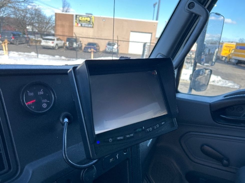 Medium Duty Box Truck-Light and Medium Duty Trucks-International-2020-MV607-West Babylon-NY-135,967\n\t\tmiles-$ 52,250 - Image 25