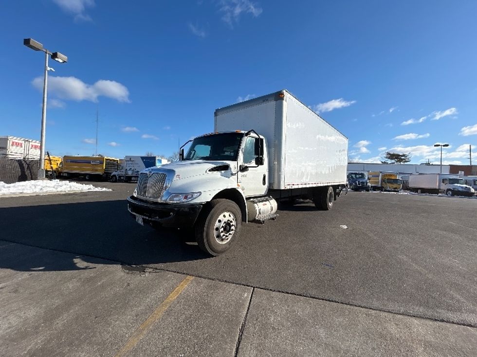 Medium Duty Box Truck-Light and Medium Duty Trucks-International-2020-MV607-West Babylon-NY-140,175\n\t\tmiles-$ 62,750 - Image 3