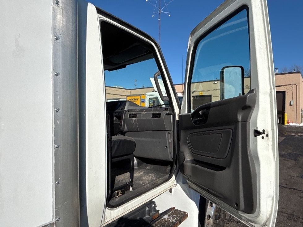 Medium Duty Box Truck-Light and Medium Duty Trucks-International-2020-MV607-West Babylon-NY-172,624\n\t\tmiles-$ 45,750 - Image 20