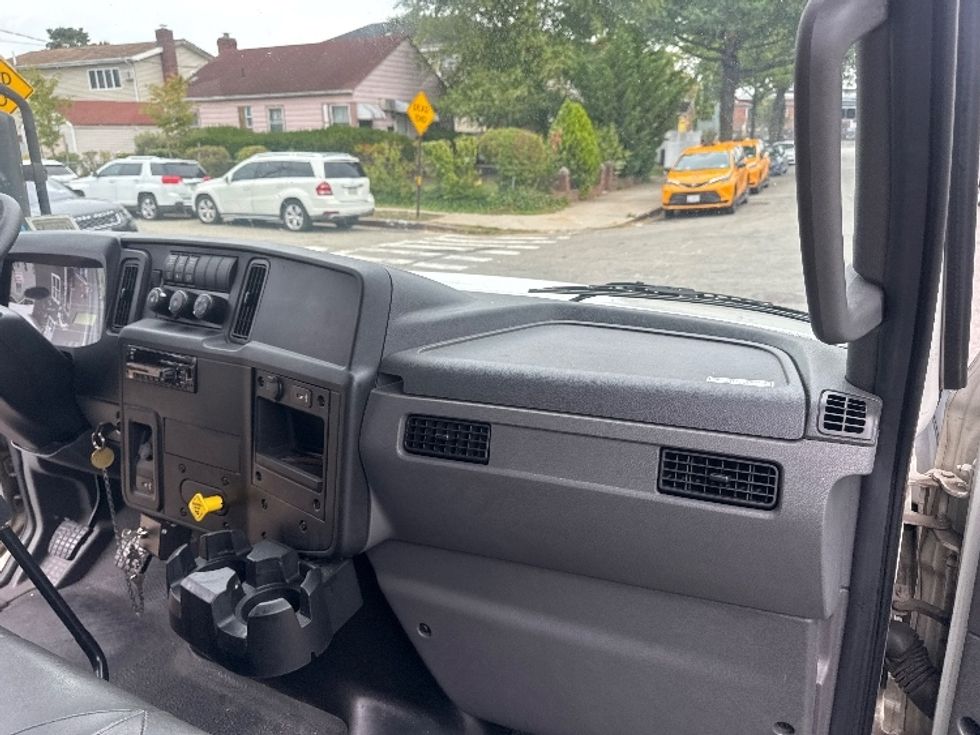 Medium Duty Box Truck-Light and Medium Duty Trucks-International-2020-MV607-West Babylon-NY-20,220\n\t\tmiles-$ 48,250 - Image 20