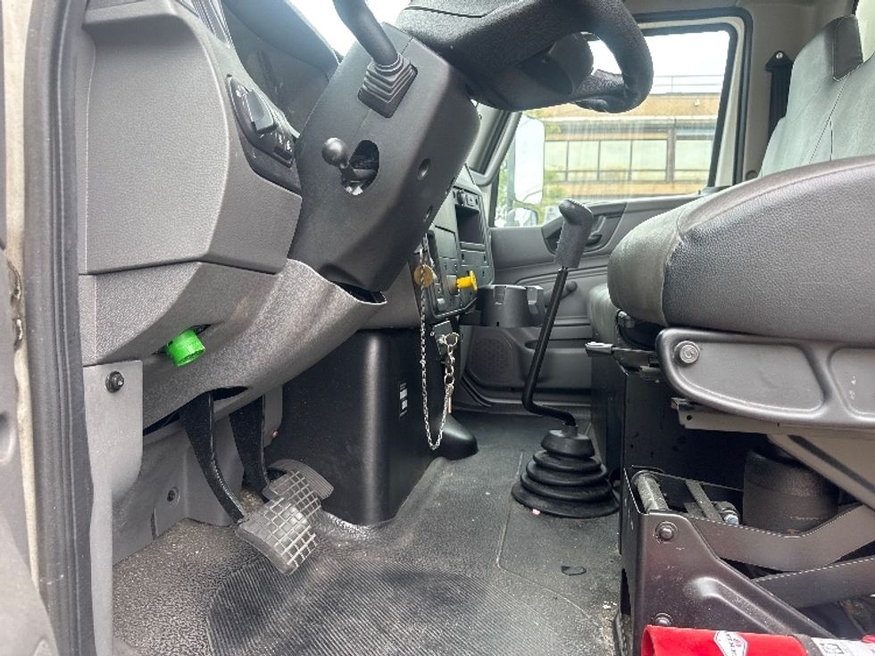 Medium Duty Box Truck-Light and Medium Duty Trucks-International-2020-MV607-West Babylon-NY-20,220\n\t\tmiles-$ 48,250 - Image 23