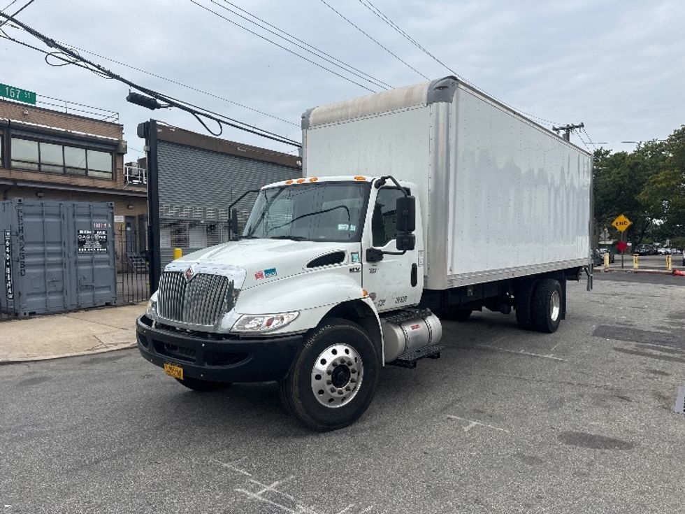 Medium Duty Box Truck-Light and Medium Duty Trucks-International-2020-MV607-West Babylon-NY-20,220\n\t\tmiles-$ 48,250 - Image 3