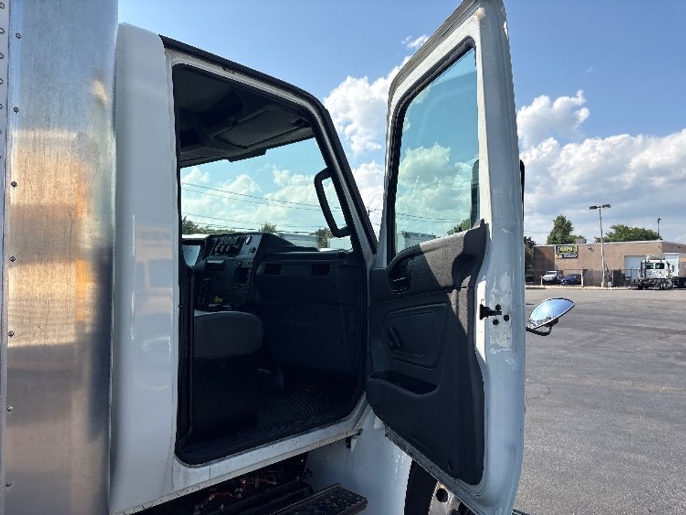 Medium Duty Box Truck-Light and Medium Duty Trucks-International-2020-MV607-West Babylon-NY-26,384\n\t\tmiles-$ 64,500 - Image 19