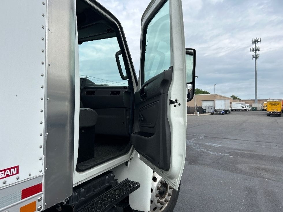 Medium Duty Box Truck-Light and Medium Duty Trucks-International-2020-MV607-West Babylon-NY-28,628\n\t\tmiles-$ 64,500 - Image 20