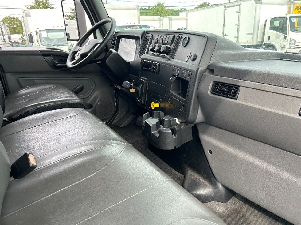 Medium Duty Box Truck-Light and Medium Duty Trucks-International-2020-MV607-West Babylon-NY-28,628\n\t\tmiles-$ 64,500 - Image 22