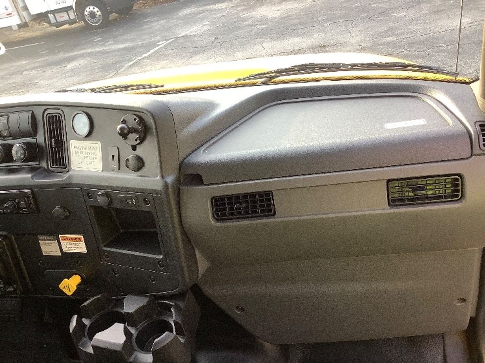 Medium Duty Box Truck-Light and Medium Duty Trucks-International-2020-MV607-West Columbia-SC-128,326\n\t\tmiles-$ 53,250 - Image 18