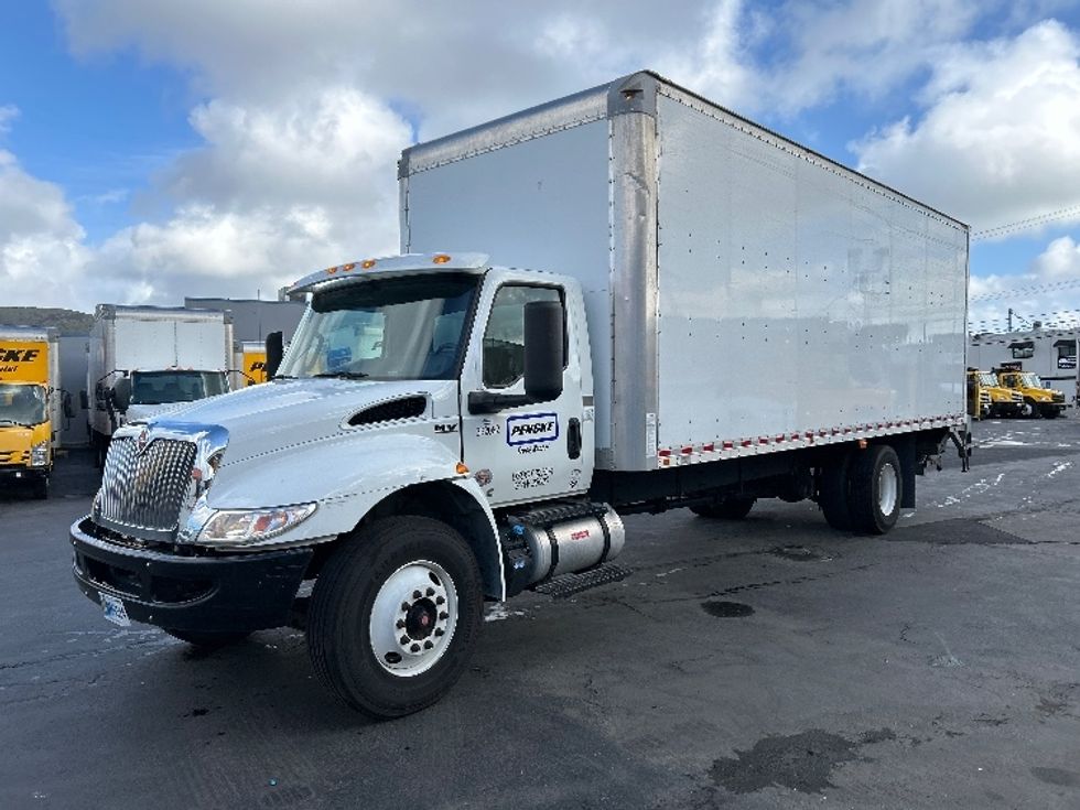 Medium Duty Box Truck-Light and Medium Duty Trucks-International-2020-MV607-West Sacramento-CA-102,312\n\t\tmiles-$ 62,250 - Image 3