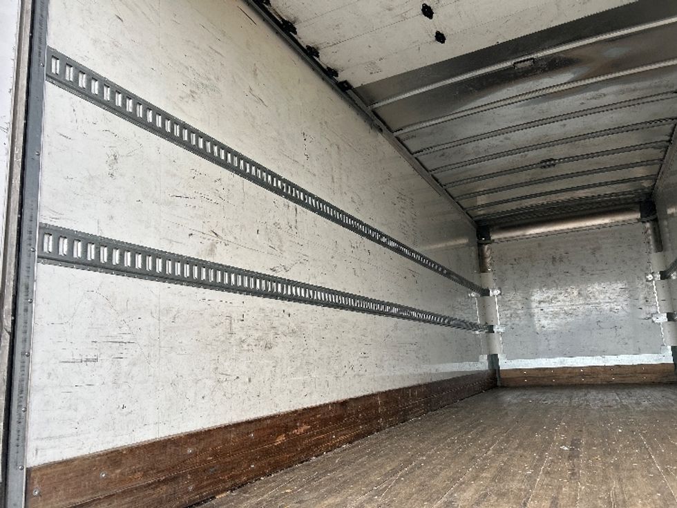 Medium Duty Box Truck-Light and Medium Duty Trucks-International-2020-MV607-West Sacramento-CA-102,312\n\t\tmiles-$ 62,250 - Image 11