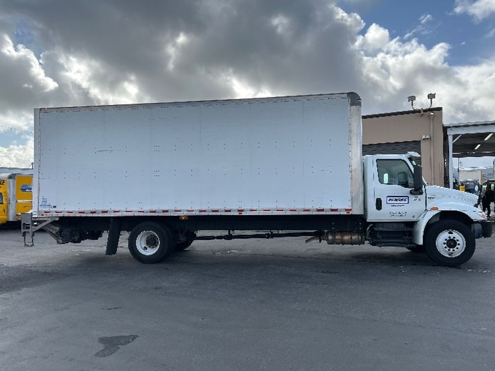 Medium Duty Box Truck-Light and Medium Duty Trucks-International-2020-MV607-West Sacramento-CA-102,312\n\t\tmiles-$ 62,250 - Image 15