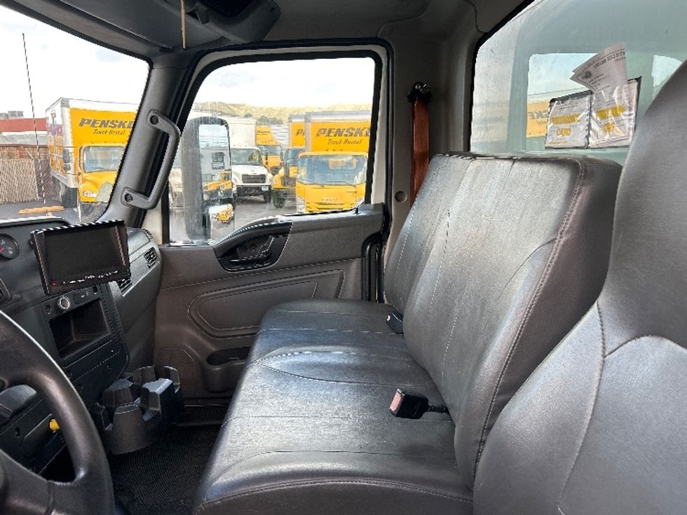 Medium Duty Box Truck-Light and Medium Duty Trucks-International-2020-MV607-West Sacramento-CA-102,312\n\t\tmiles-$ 62,250 - Image 19