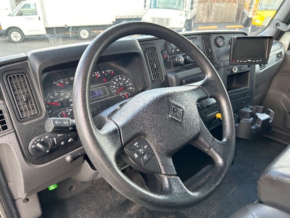 Medium Duty Box Truck-Light and Medium Duty Trucks-International-2020-MV607-West Sacramento-CA-102,312\n\t\tmiles-$ 62,250 - Image 17