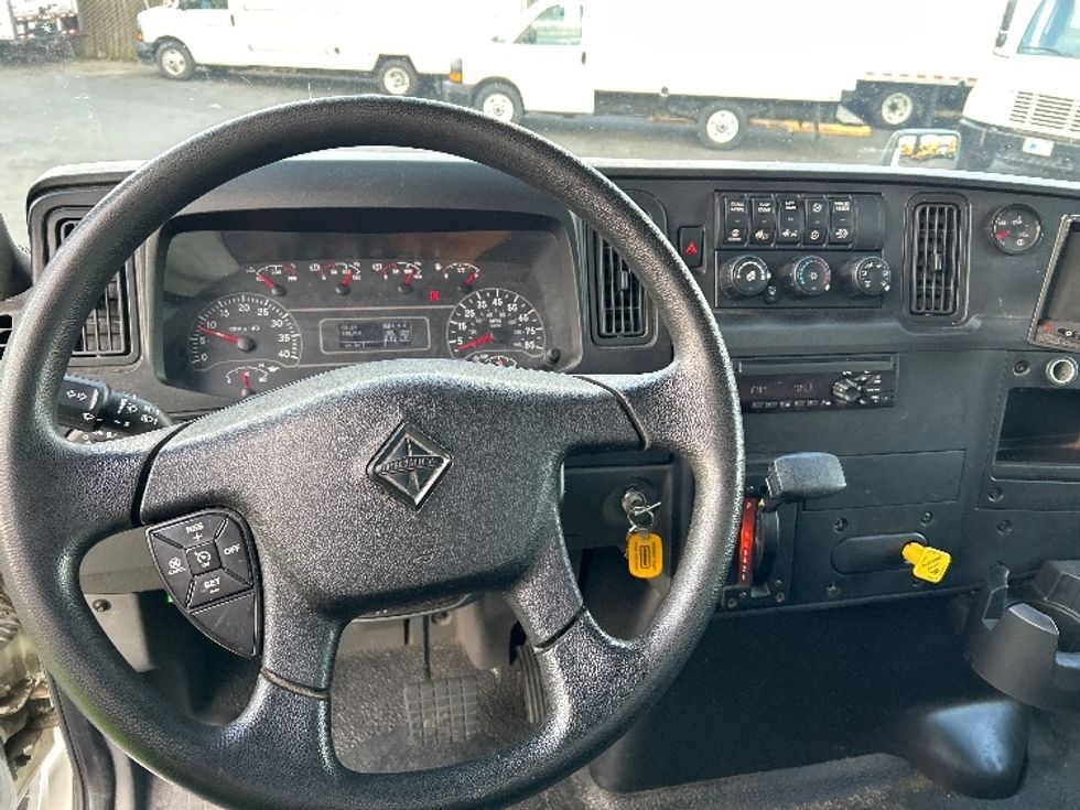 Medium Duty Box Truck-Light and Medium Duty Trucks-International-2020-MV607-West Sacramento-CA-102,312\n\t\tmiles-$ 62,250 - Image 18