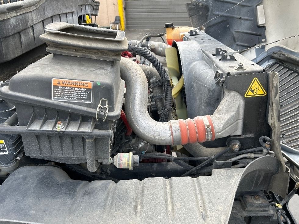 Medium Duty Box Truck-Light and Medium Duty Trucks-International-2020-MV607-West Sacramento-CA-102,312\n\t\tmiles-$ 62,250 - Image 23