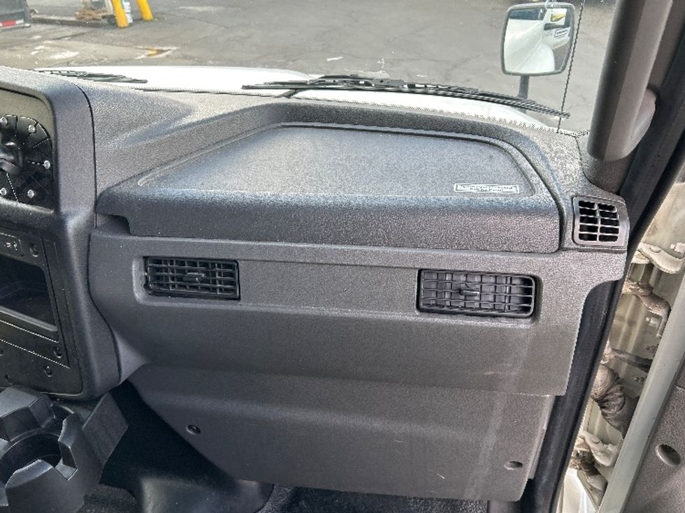 Medium Duty Box Truck-Light and Medium Duty Trucks-International-2020-MV607-West Sacramento-CA-102,312\n\t\tmiles-$ 62,250 - Image 21