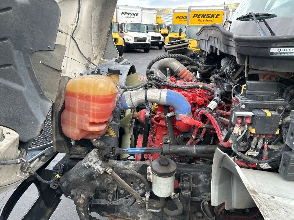 Medium Duty Box Truck-Light and Medium Duty Trucks-International-2020-MV607-West Sacramento-CA-102,312\n\t\tmiles-$ 62,250 - Image 24