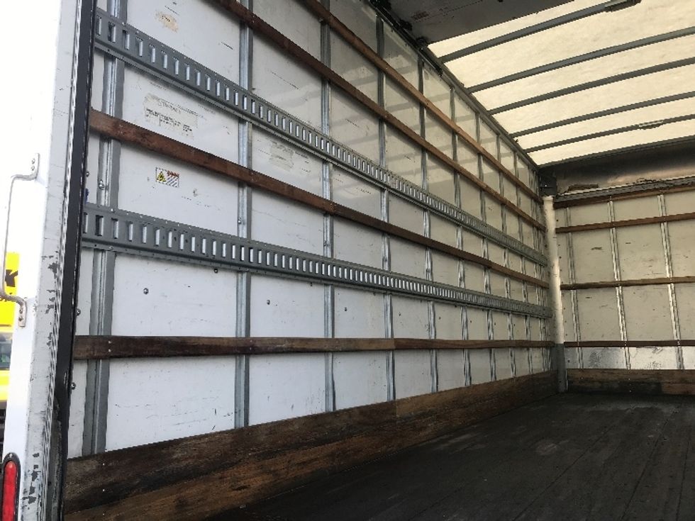 Medium Duty Box Truck-Light and Medium Duty Trucks-International-2020-MV607-West Sacramento-CA-104,360\n\t\tmiles-$ 52,000 - Image 11