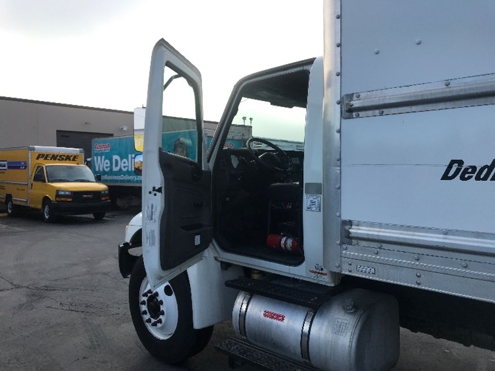 Medium Duty Box Truck-Light and Medium Duty Trucks-International-2020-MV607-West Sacramento-CA-104,360\n\t\tmiles-$ 52,000 - Image 16