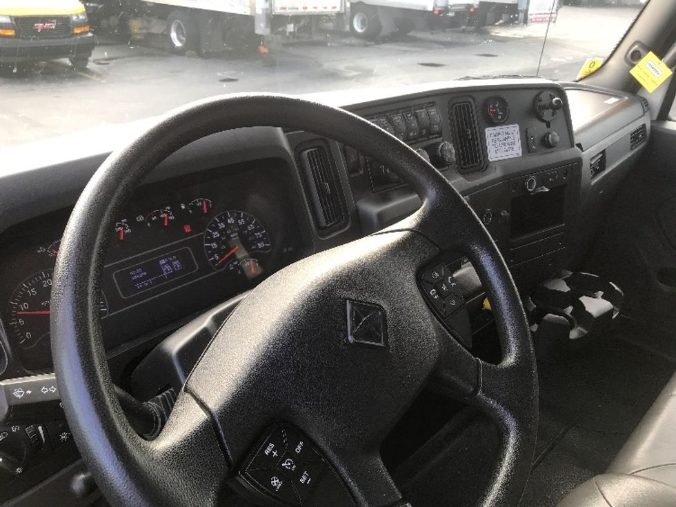 Medium Duty Box Truck-Light and Medium Duty Trucks-International-2020-MV607-West Sacramento-CA-104,360\n\t\tmiles-$ 52,000 - Image 17