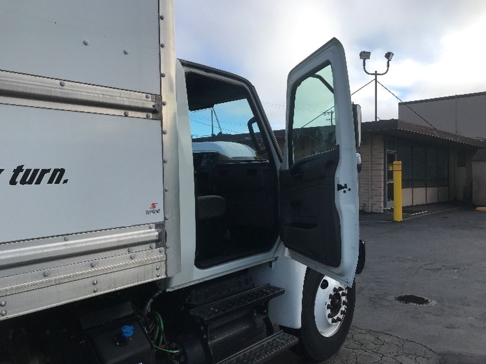 Medium Duty Box Truck-Light and Medium Duty Trucks-International-2020-MV607-West Sacramento-CA-104,360\n\t\tmiles-$ 52,000 - Image 20