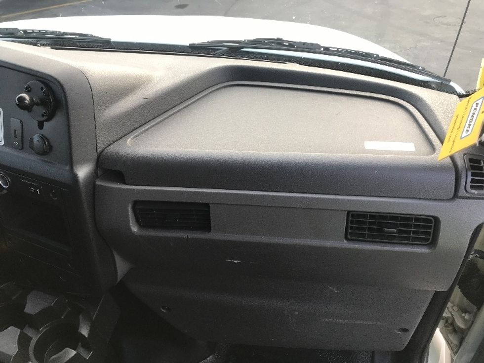 Medium Duty Box Truck-Light and Medium Duty Trucks-International-2020-MV607-West Sacramento-CA-104,360\n\t\tmiles-$ 52,000 - Image 21