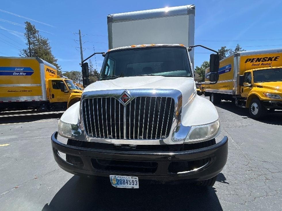 Medium Duty Box Truck-Light and Medium Duty Trucks-International-2020-MV607-West Sacramento-CA-120,216\n\t\tmiles-$ 53,250 - Image 2
