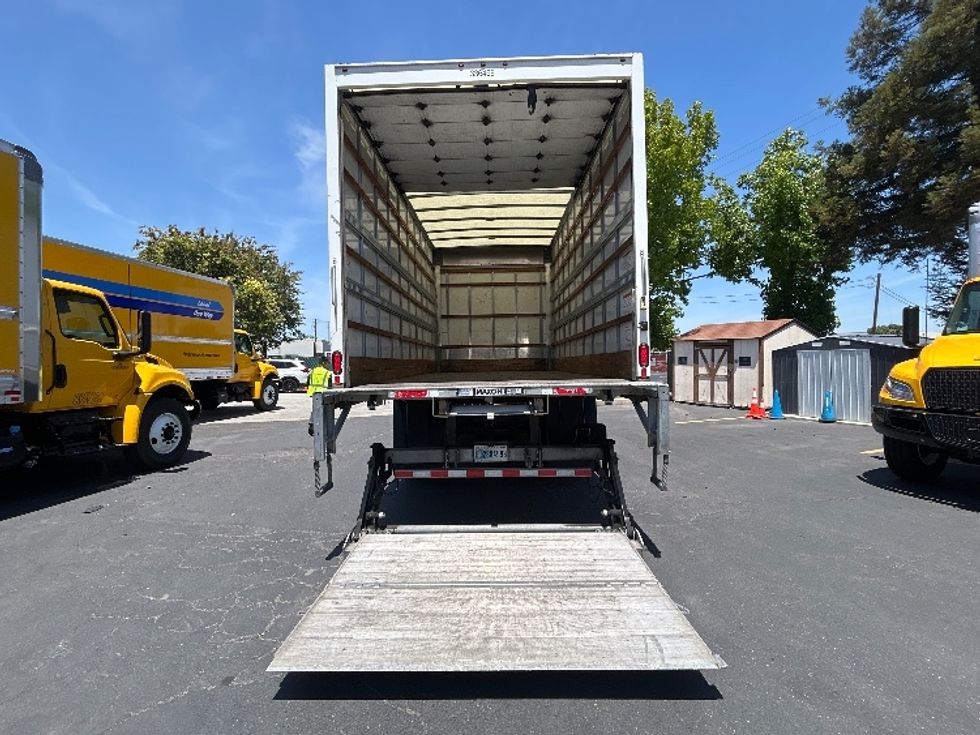 Medium Duty Box Truck-Light and Medium Duty Trucks-International-2020-MV607-West Sacramento-CA-120,216\n\t\tmiles-$ 53,250 - Image 9