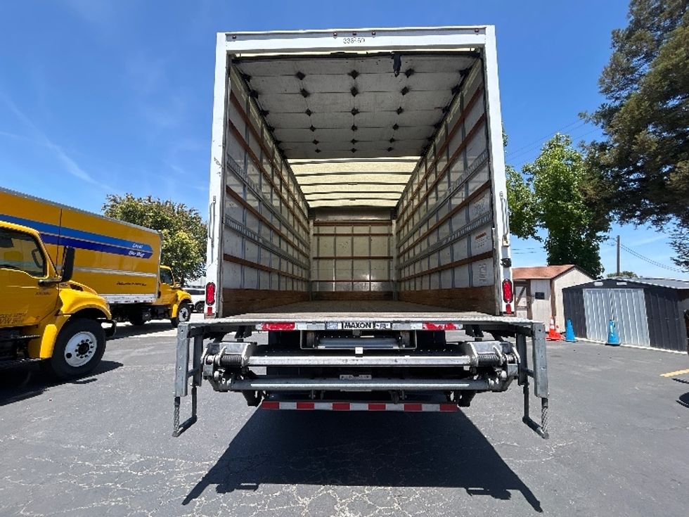 Medium Duty Box Truck-Light and Medium Duty Trucks-International-2020-MV607-West Sacramento-CA-120,216\n\t\tmiles-$ 53,250 - Image 7