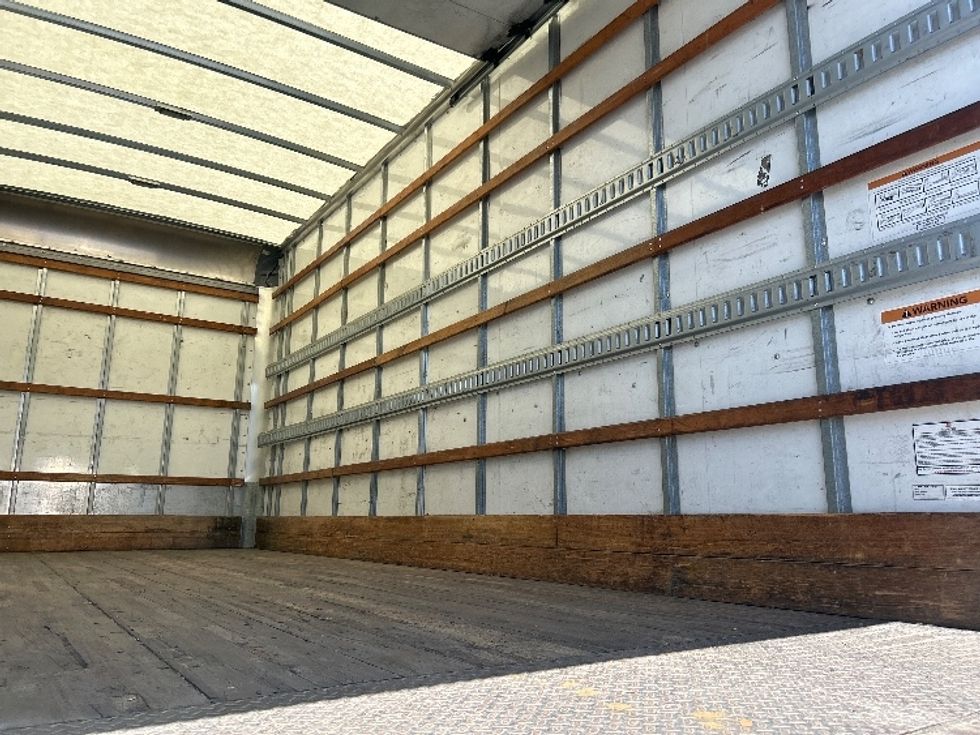 Medium Duty Box Truck-Light and Medium Duty Trucks-International-2020-MV607-West Sacramento-CA-120,216\n\t\tmiles-$ 53,250 - Image 12