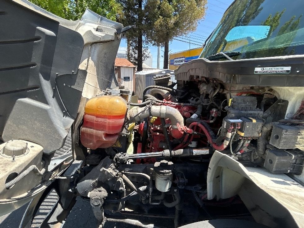 Medium Duty Box Truck-Light and Medium Duty Trucks-International-2020-MV607-West Sacramento-CA-120,216\n\t\tmiles-$ 53,250 - Image 23