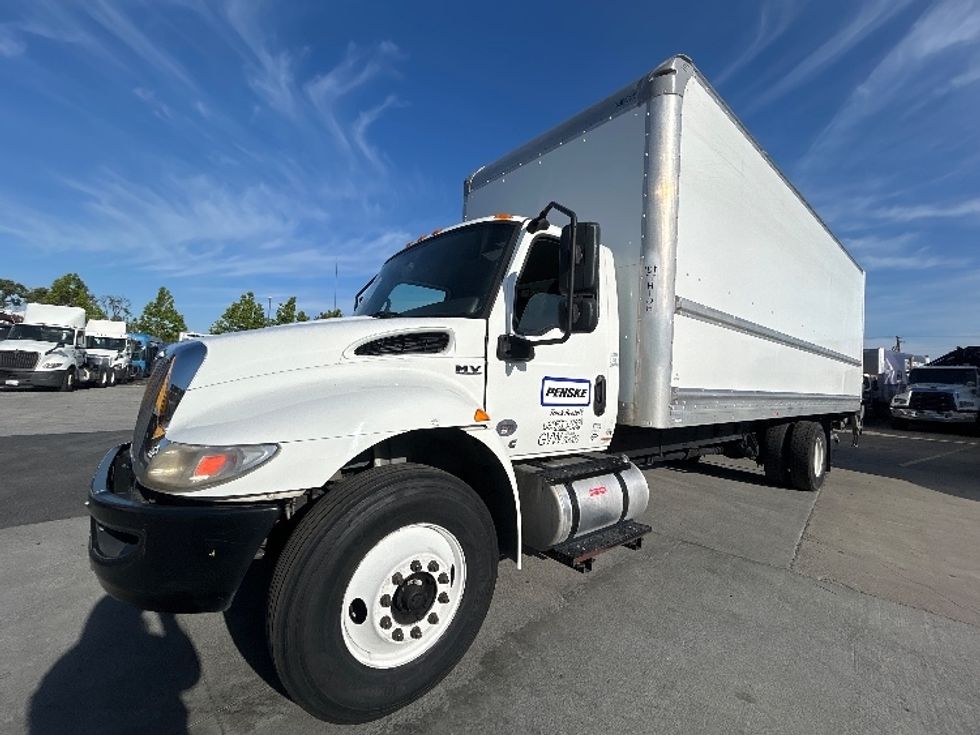 Medium Duty Box Truck-Light and Medium Duty Trucks-International-2020-MV607-West Sacramento-CA-123,445\n\t\tmiles-$ 58,750 - Image 3