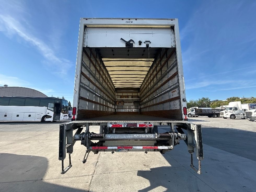 Medium Duty Box Truck-Light and Medium Duty Trucks-International-2020-MV607-West Sacramento-CA-123,445\n\t\tmiles-$ 58,750 - Image 7