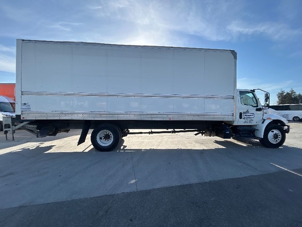 Medium Duty Box Truck-Light and Medium Duty Trucks-International-2020-MV607-West Sacramento-CA-123,445\n\t\tmiles-$ 58,750 - Image 15