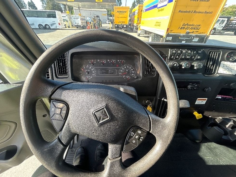 Medium Duty Box Truck-Light and Medium Duty Trucks-International-2020-MV607-West Sacramento-CA-123,445\n\t\tmiles-$ 58,750 - Image 18