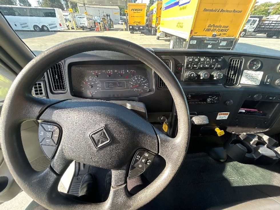 Medium Duty Box Truck-Light and Medium Duty Trucks-International-2020-MV607-West Sacramento-CA-123,445\n\t\tmiles-$ 58,750 - Image 17