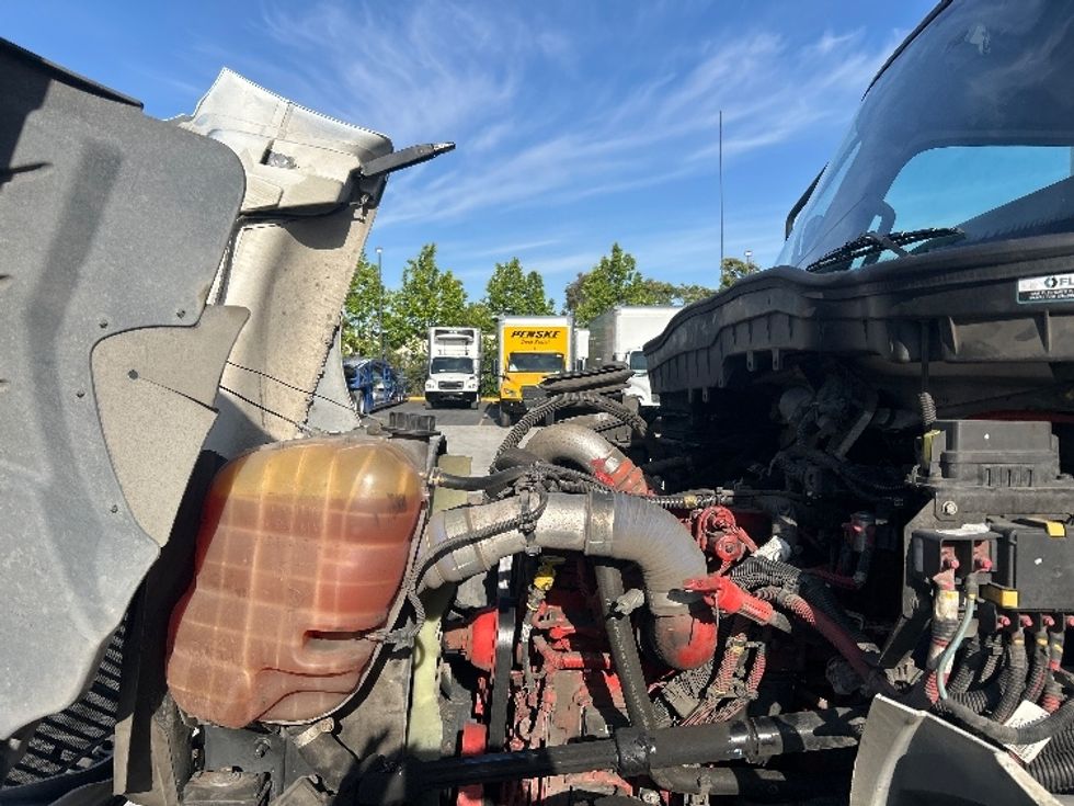 Medium Duty Box Truck-Light and Medium Duty Trucks-International-2020-MV607-West Sacramento-CA-123,445\n\t\tmiles-$ 58,750 - Image 24