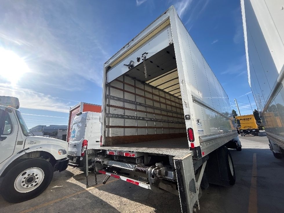 Medium Duty Box Truck-Light and Medium Duty Trucks-International-2020-MV607-West Sacramento-CA-123,445\n\t\tmiles-$ 58,750 - Image 26