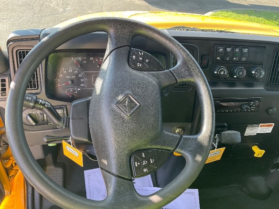 Medium Duty Box Truck-Light and Medium Duty Trucks-International-2020-MV607-West Sacramento-CA-128,309\n\t\tmiles-$ 52,500 - Image 18