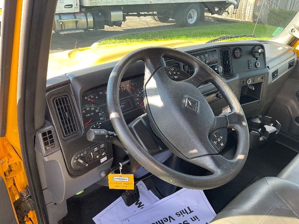 Medium Duty Box Truck-Light and Medium Duty Trucks-International-2020-MV607-West Sacramento-CA-128,309\n\t\tmiles-$ 52,500 - Image 17