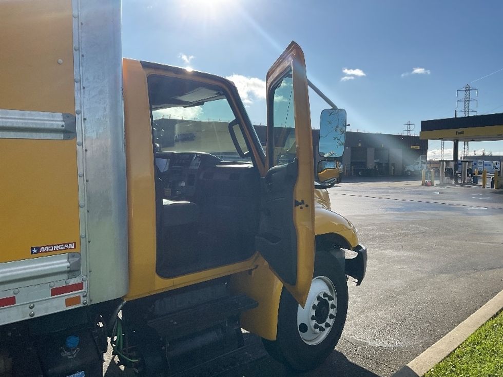 Medium Duty Box Truck-Light and Medium Duty Trucks-International-2020-MV607-West Sacramento-CA-128,309\n\t\tmiles-$ 52,500 - Image 20