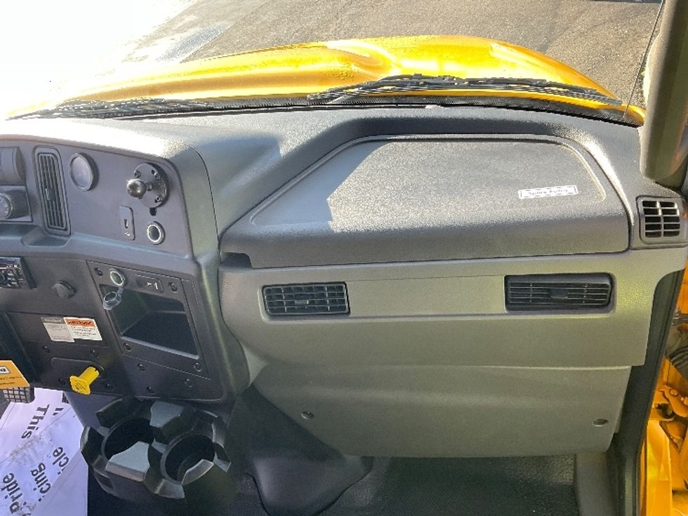 Medium Duty Box Truck-Light and Medium Duty Trucks-International-2020-MV607-West Sacramento-CA-128,309\n\t\tmiles-$ 52,500 - Image 21