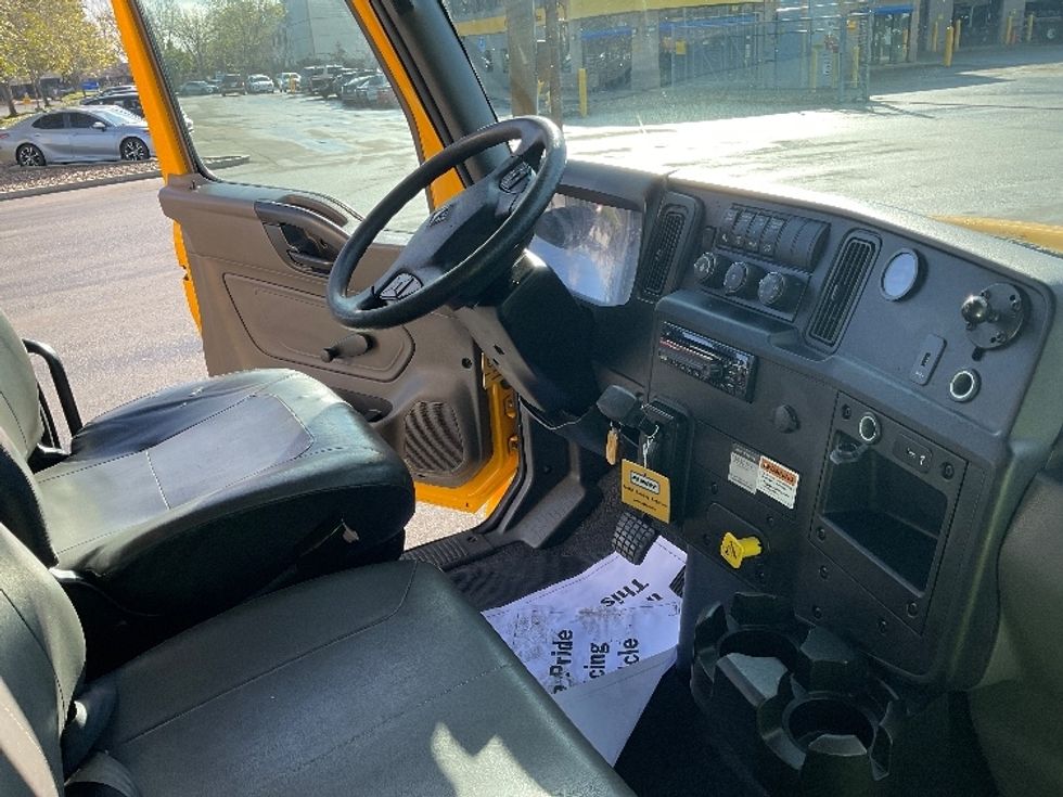 Medium Duty Box Truck-Light and Medium Duty Trucks-International-2020-MV607-West Sacramento-CA-128,309\n\t\tmiles-$ 52,500 - Image 22