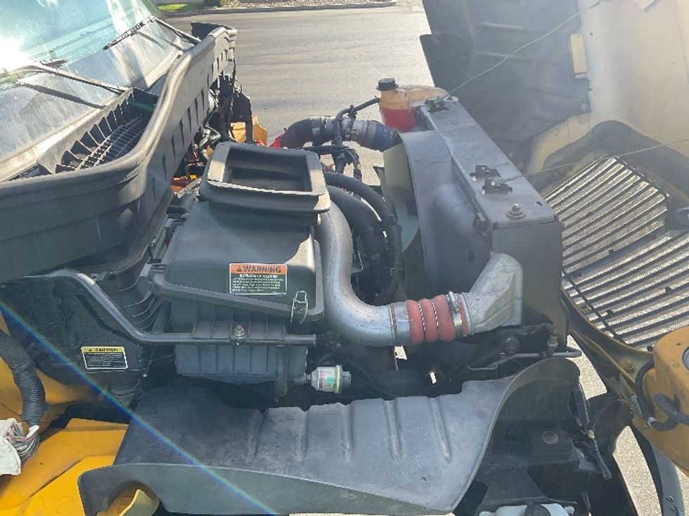 Medium Duty Box Truck-Light and Medium Duty Trucks-International-2020-MV607-West Sacramento-CA-128,309\n\t\tmiles-$ 52,500 - Image 23