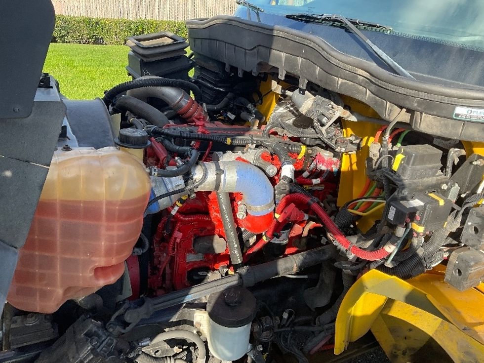 Medium Duty Box Truck-Light and Medium Duty Trucks-International-2020-MV607-West Sacramento-CA-128,309\n\t\tmiles-$ 52,500 - Image 24