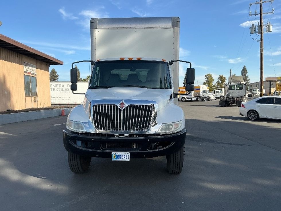 Medium Duty Box Truck-Light and Medium Duty Trucks-International-2020-MV607-West Sacramento-CA-135,117\n\t\tmiles-$ 42,500 - Image 2